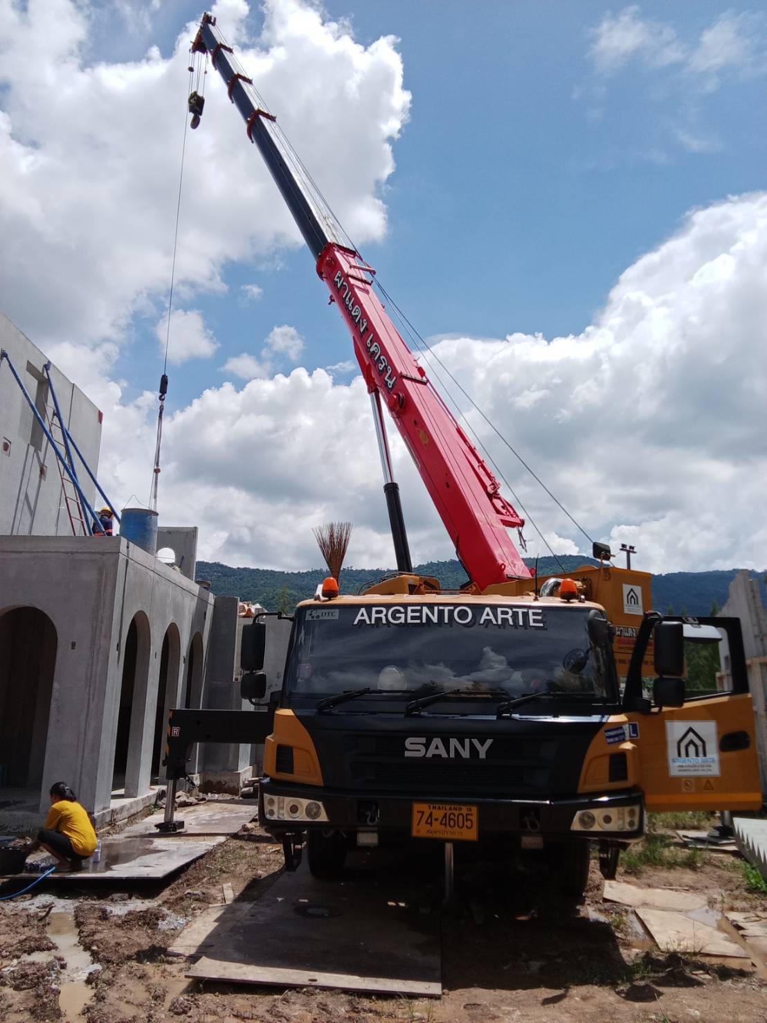 Phadaeng Crane 888